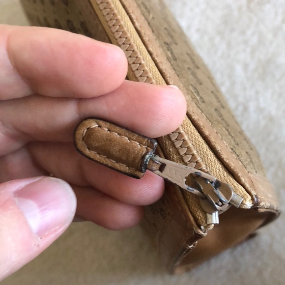 Vintage Gucci monogram pouch - Picture 14 of 17